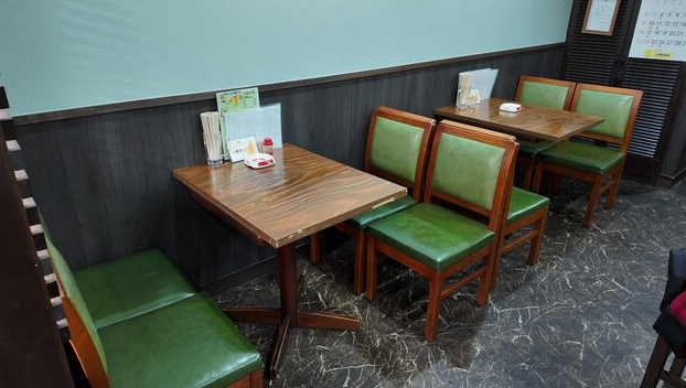 中華居酒屋 輝 店内